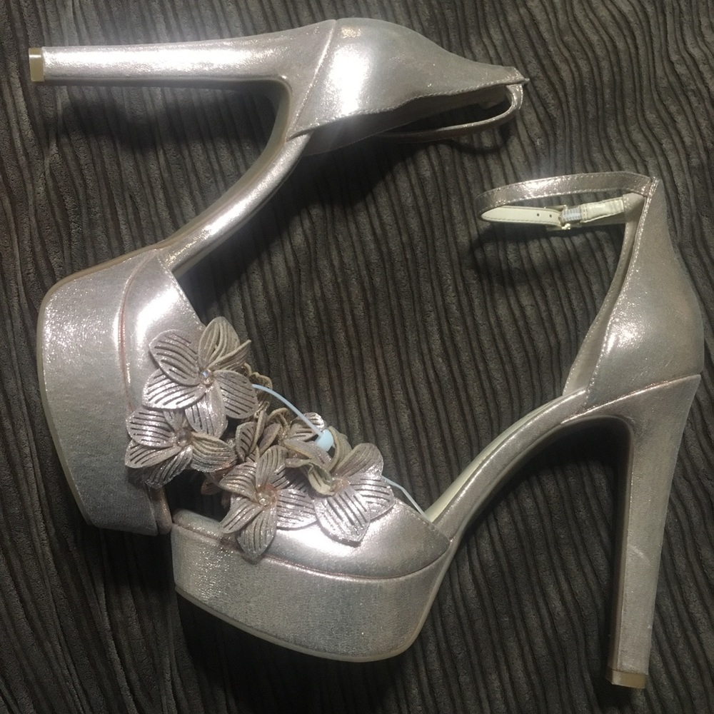 Jessica Simpson rose gold 4.5” heels.